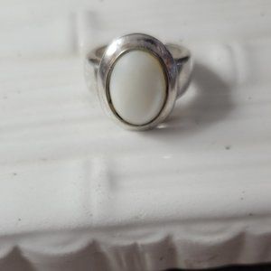 JUNE BIRTHSTONE MOTHER OF PEARL RING SIZE 6